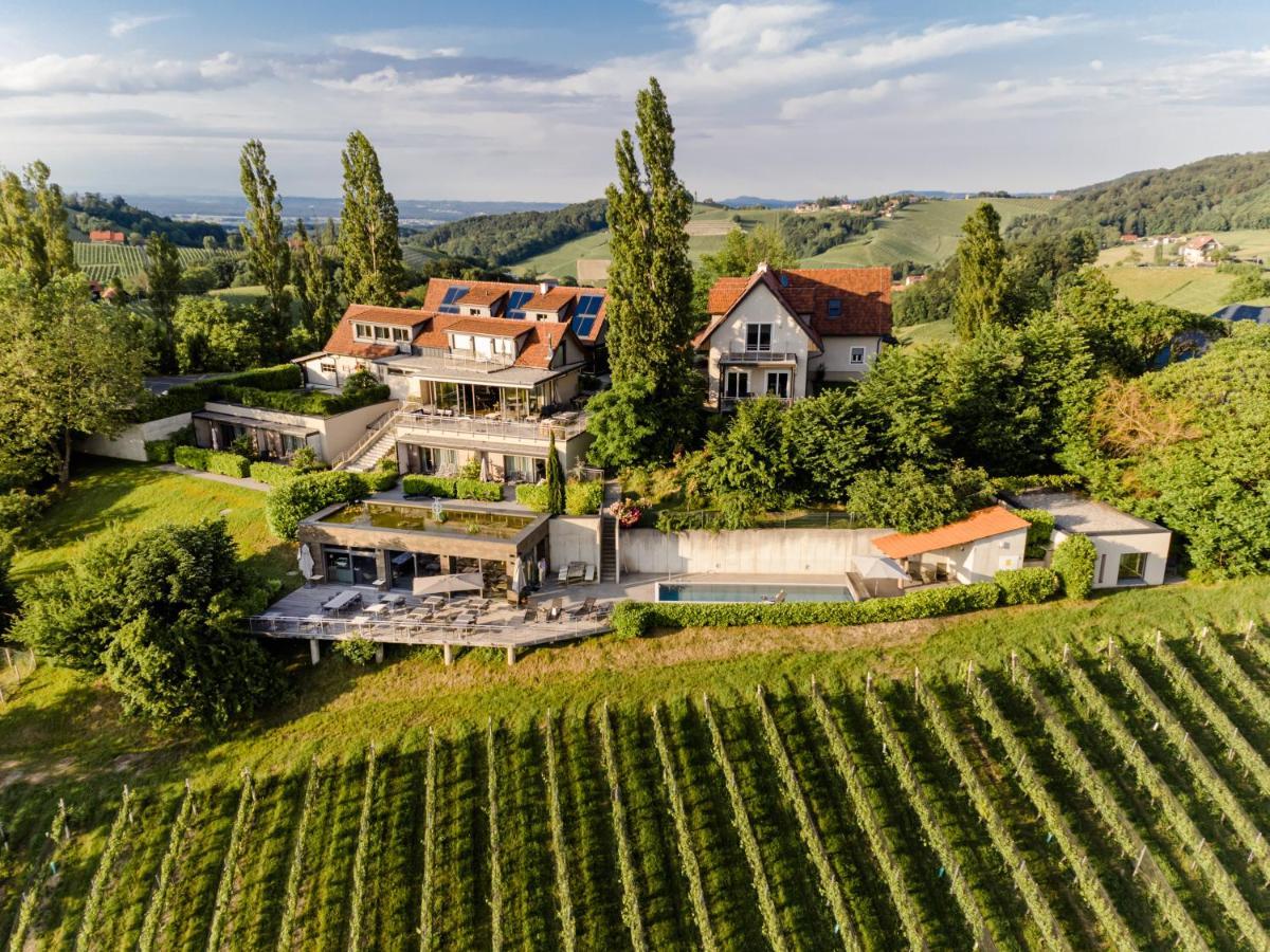 Winkel Art Hotel Gamlitz Buitenkant foto